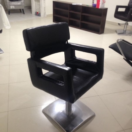 Обивка парикмахерского кресла